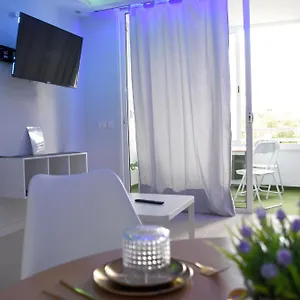 Park Con Piscina, Bar, Wifi, Parking Apartamento